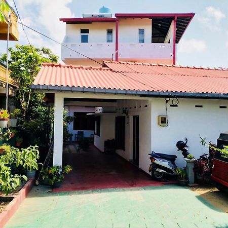 Hikkaduwa Family Inn Exterior foto